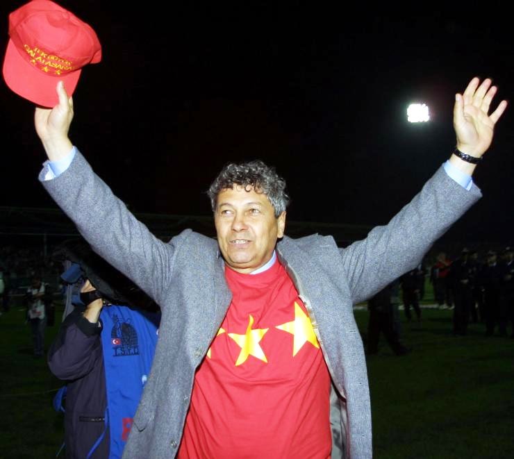 Yellowleave1917's tweet photo. Seninle yürüseydik Shakhtar'da yaptığın gibi bizde de bir ekol oluşturacaktın büyük ihtimal. Gönlümüzdeki yerin kocaman. Güle güle Lucescu, güle güle büyük hoca. https://t.co/4pcXfgL6JE