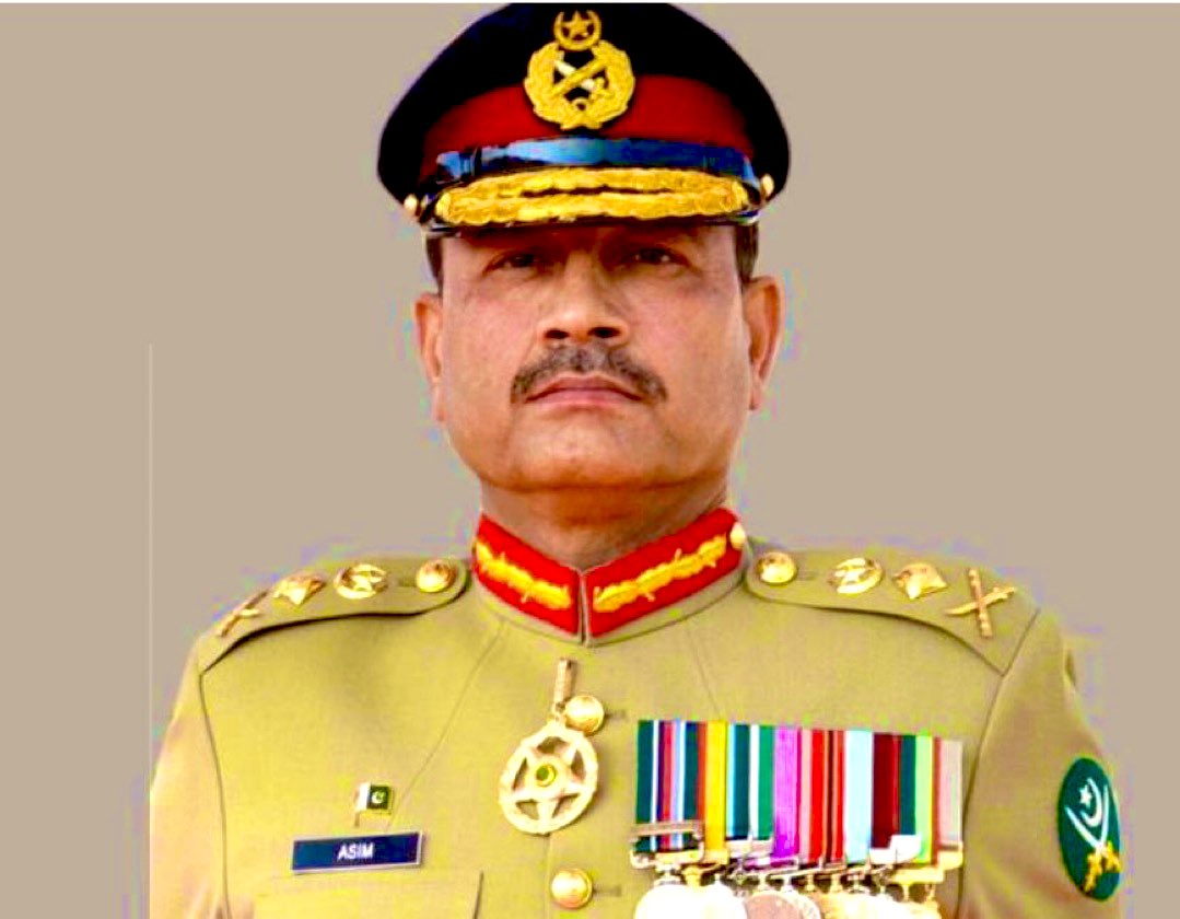 خلال صفقة حساسة: NBC تُفيد بأن رئيس أركان الجيش الباكستاني عاصم منير يُجري المفاوضات بشكل مباشر