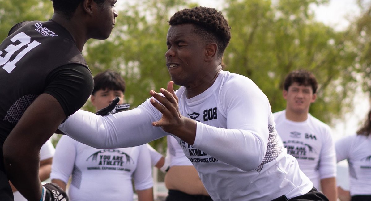 youareathlete's tweet photo. 2028 OL Jayden Fletcher out of Las Vegas HS (NV.) 

“Fletcher has a solid build individual w/ body control &amp; redirection ability as pass blocker or run blocker. He’s patient in his sets w/ good depth &amp;  anchor ability.” - @BHoward_11 https://t.co/zePINybUkp