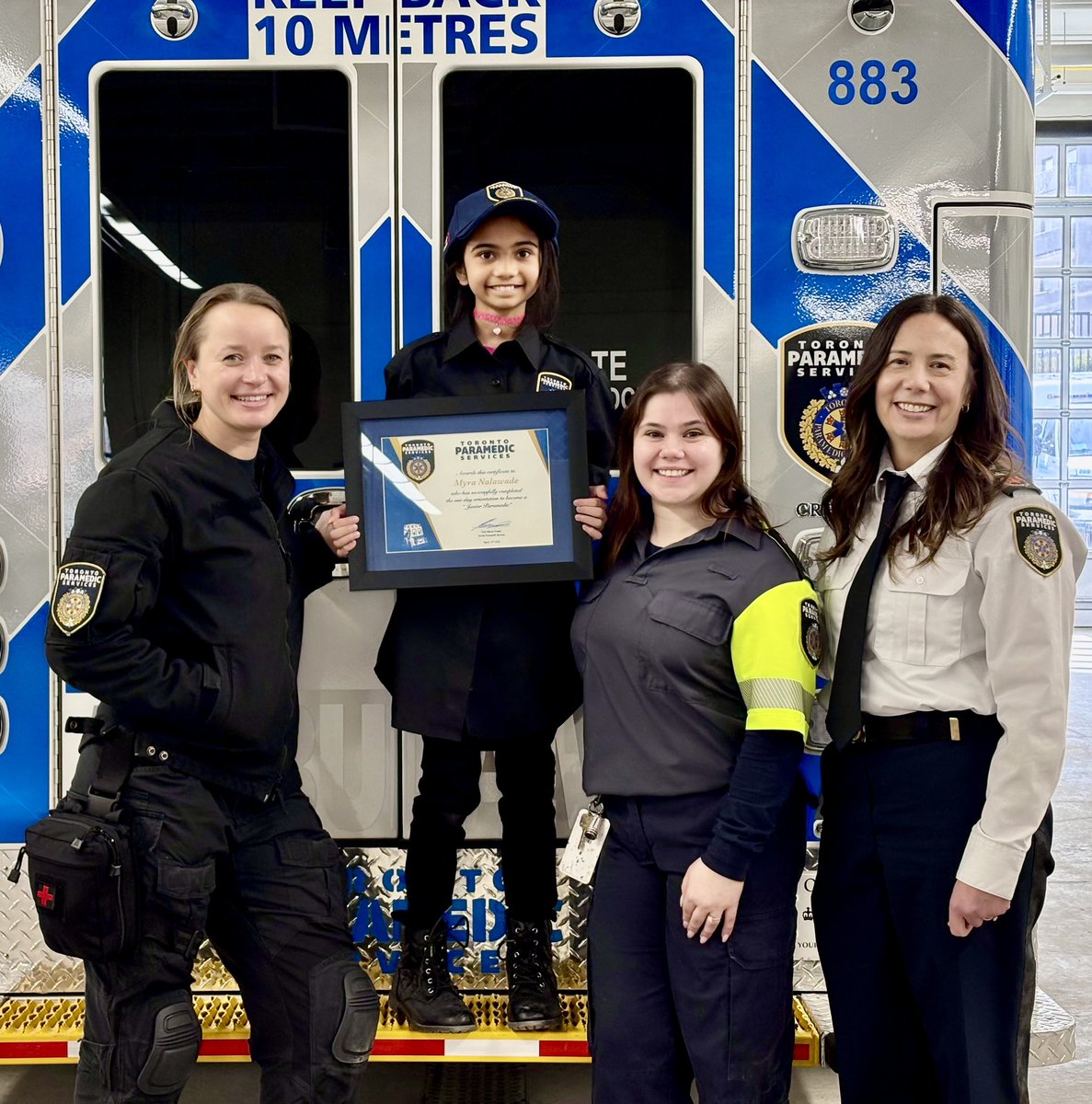 TorontoMedics's tweet image. Welcomed Myra for a "behind-the-scenes” tour of Paramedic Services in partnership with @BreakfastClubz. 
 Myra toured an ambulance, explored Special Operations equipment ⛑️, and enjoyed a pizza lunch with Chief @TOMedics_Chawla. #Thanks Myra for visiting!
 More 📸 &amp;amp; 🎥 on IG.