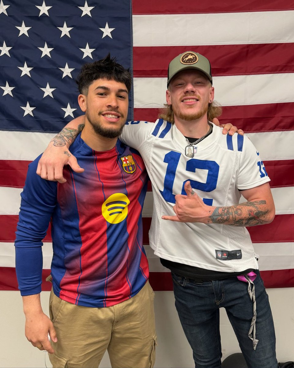 500Republic's tweet image. Team spirit is always in full swing at 500 Republic! On Fridays, we celebrate Jersey Day, showing off our favorite teams while connecting, collaborating, and having fun together. 🏅
-
#teamspirit #companyculture #jerseyday