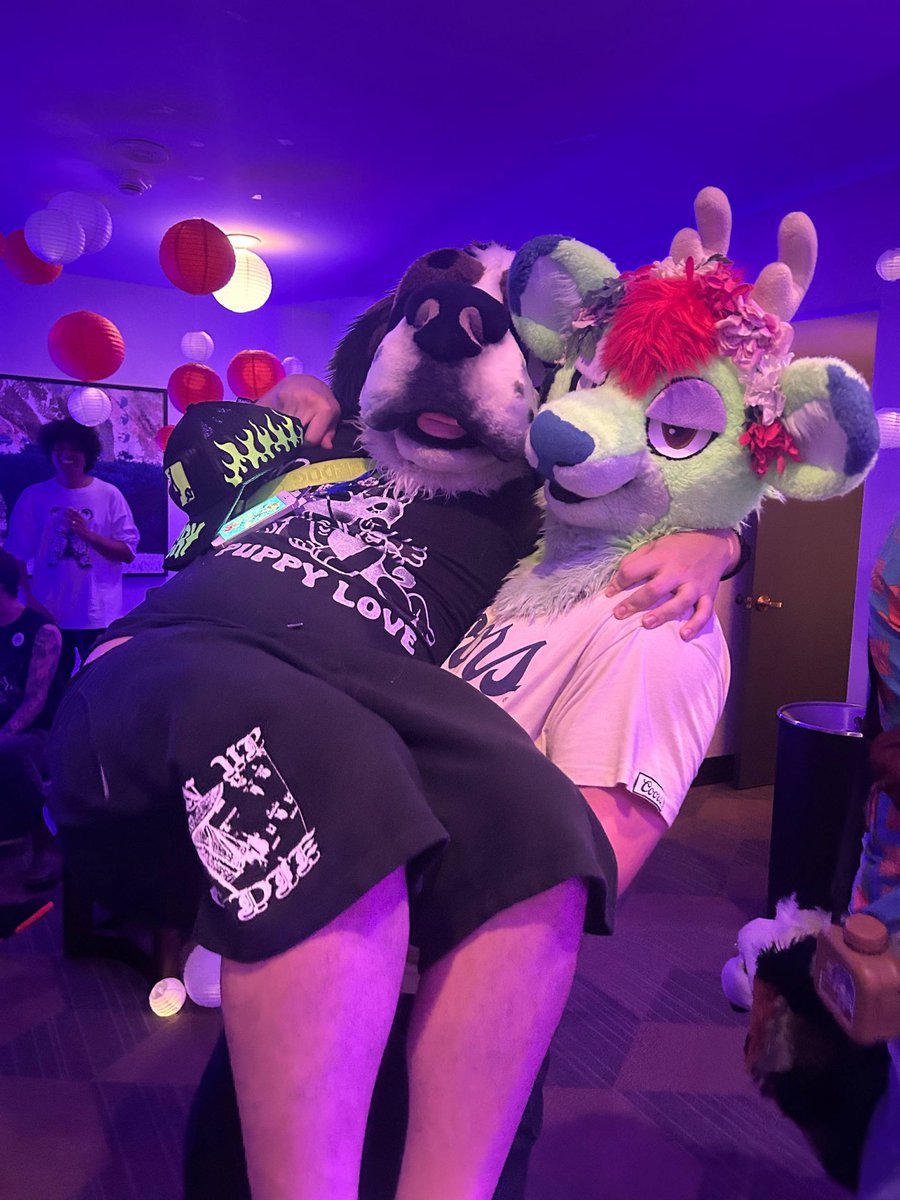 russelbuck 🐶 🎶 PERFORMING FURLUMINATI VEGAS, SAT tweet media