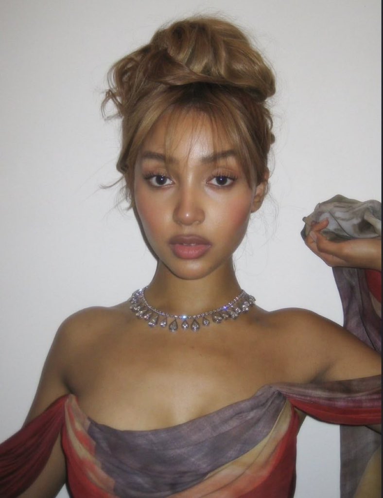 TAEMIN BASE TAEMCHELLA tweet media