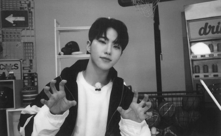 eri 𐙚 tweet media