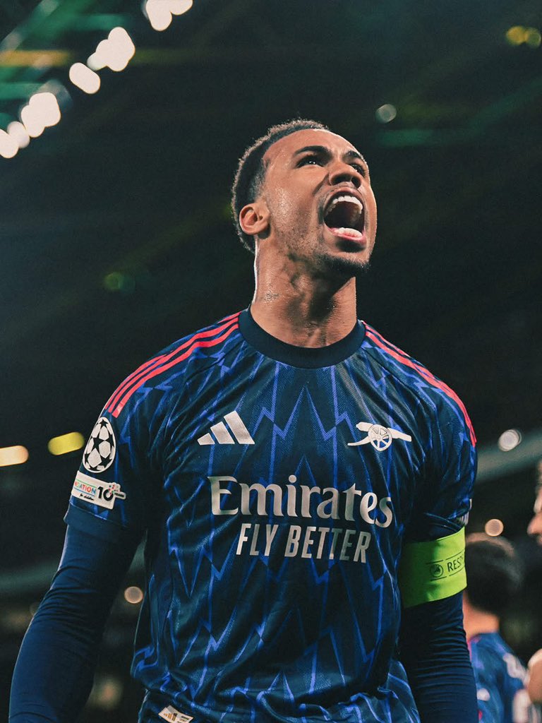 🥤𝐁𝐚𝐧𝐤𝐬 tweet media