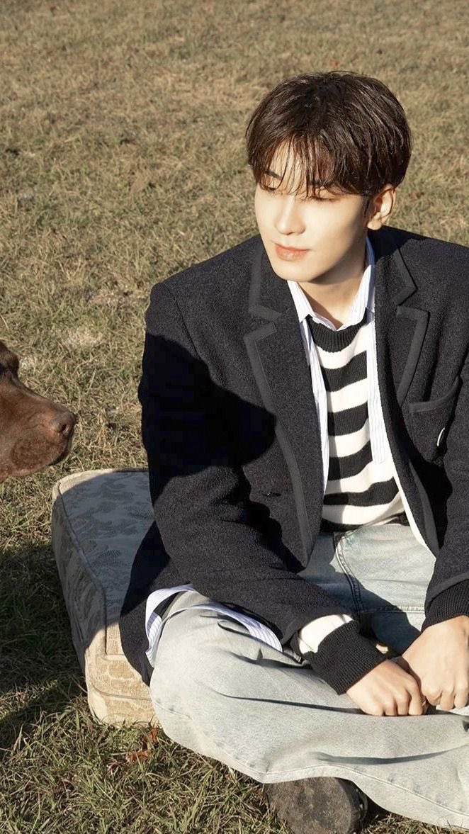 jihamslove's tweet photo. wonu wonu hihi
#wonwoo #seventeen https://t.co/KEN9Y5S2JF