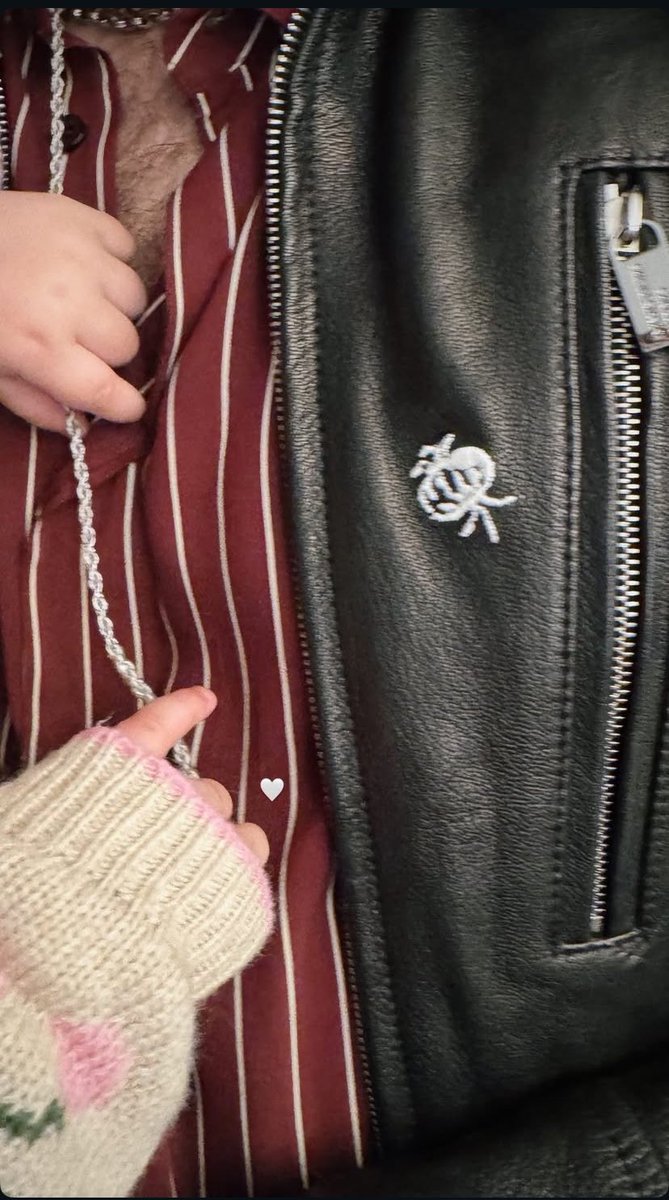 ★ Holly is a star tweet media