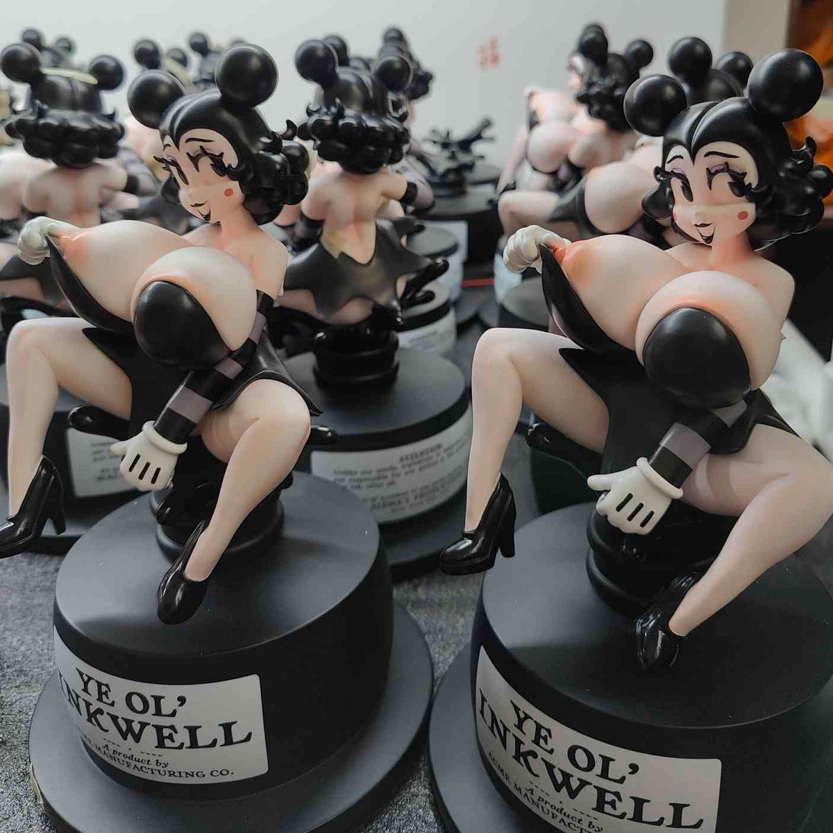 Pereira Cartoon Studio 🍐✨ tweet media