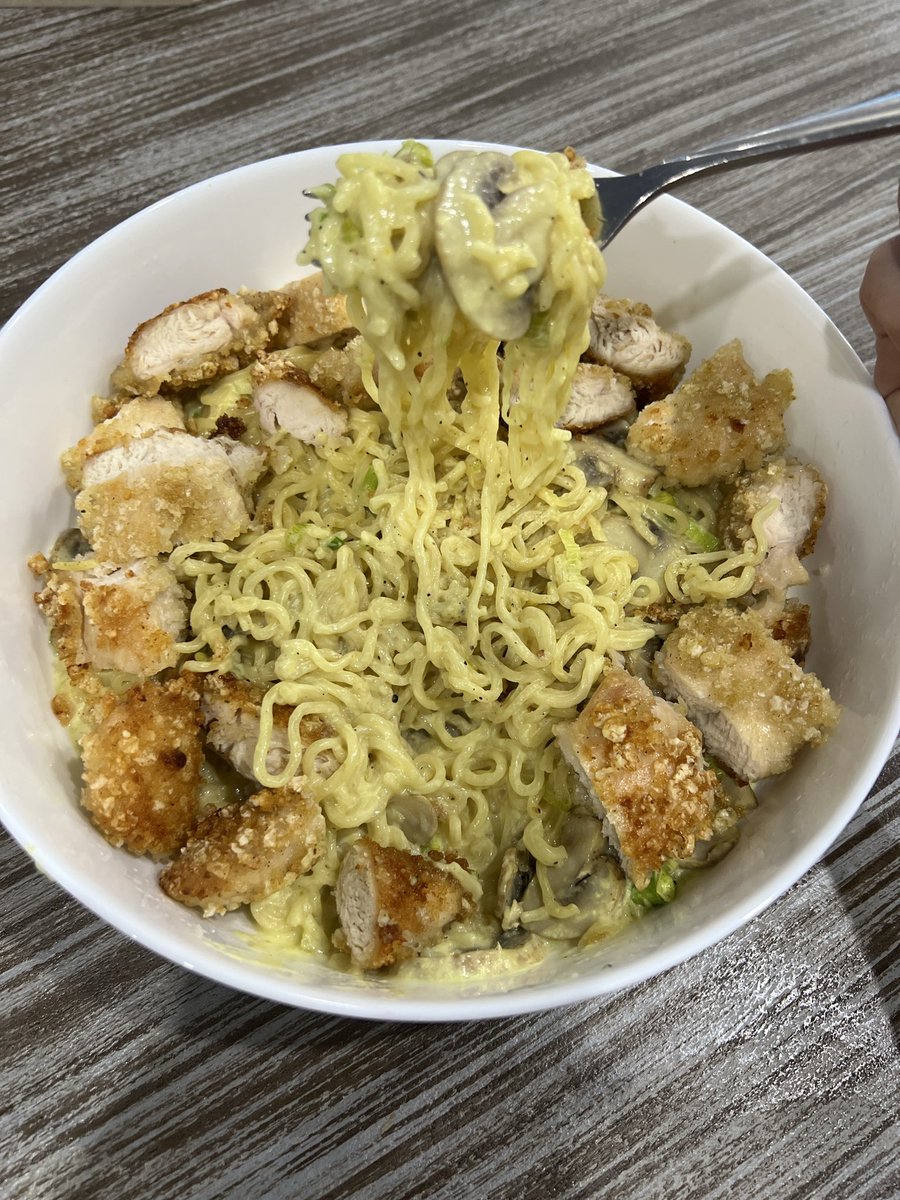 پرحرف خانوم tweet media