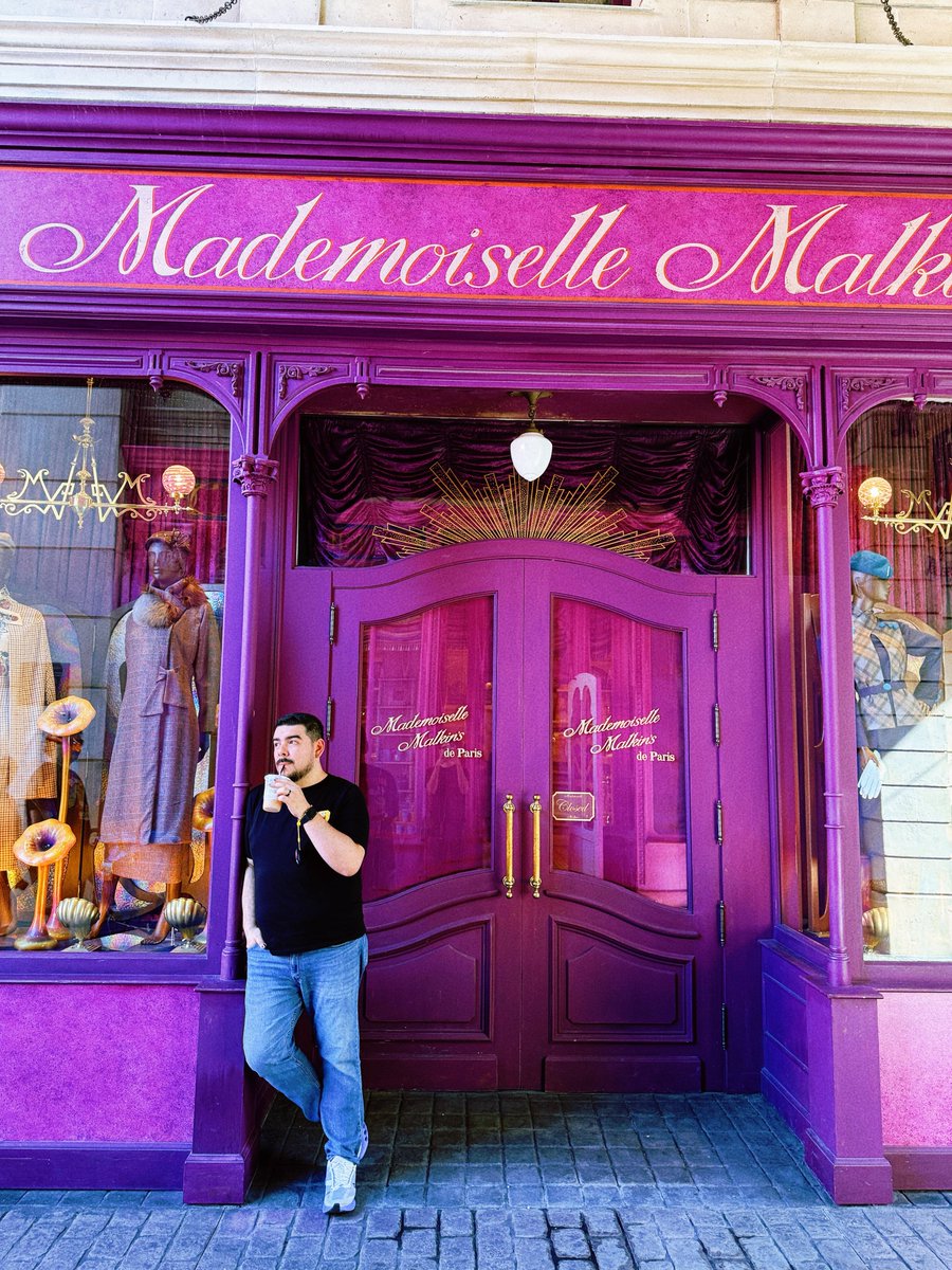 Emi Rebky ★ tweet media