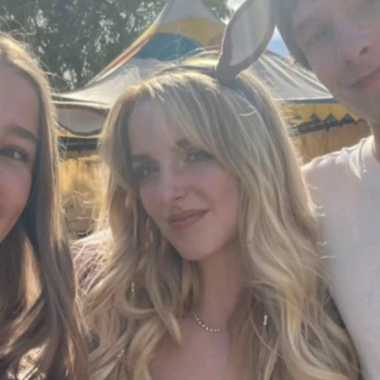 𝜗𝜚 tweet media