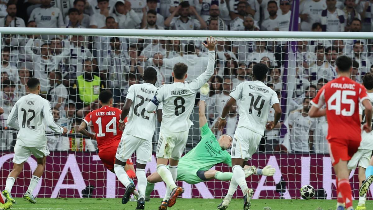 Bernabéu.  

Cansado, de que todos los equipos importantes que juegan con el Madrid, tengan la pelota. 

Que realicen los pases sin presión y que a nosotros nos cueste un mundo sacarla jugada.  

Hay que renovar el equipo. Pero, sobre todo, el estilo de juego.