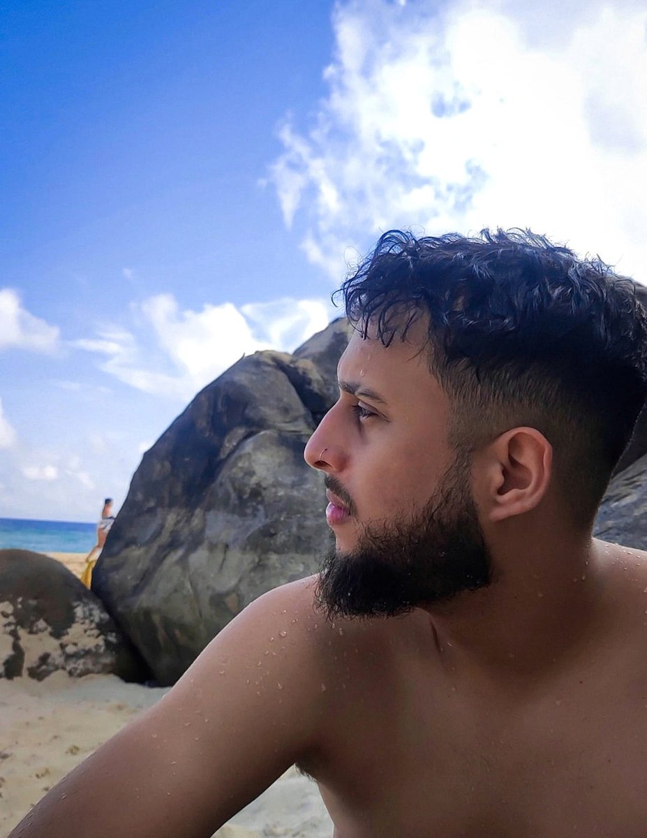 patrickmoysess's tweet photo. 16 anos X 26 anos(sei lá, acho que só a barba mudou) https://t.co/O2EeHeER1e