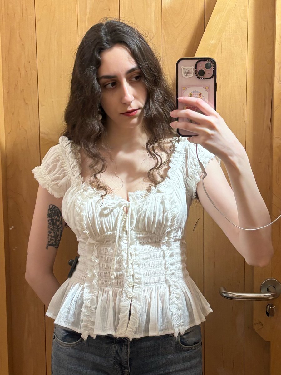 shoujoaya's tweet photo. ♡ ‧₊˚ ⋅ ౨ৎ  ‧₊ .ᐟ 
     
hi #girlytwt i’m lucía 25 (she/her)  #moothunt day 3

♡animanga, videogames, pokémon cards, fashion, movies! 
♡ music - concerts + vinyls
https://t.co/FkrEQvdnmW 

minors + edsh dni !#promotwt https://t.co/nP6y7UO1vx