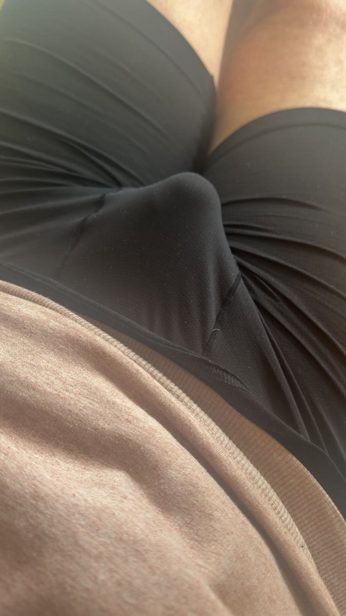 bbjock8's tweet photo. On a work call like πβππβπ«π§π§ #hornyaf #mlm #baterbro #jockcock #underwear #gooner #bulge https://t.co/4NJISI14Pu