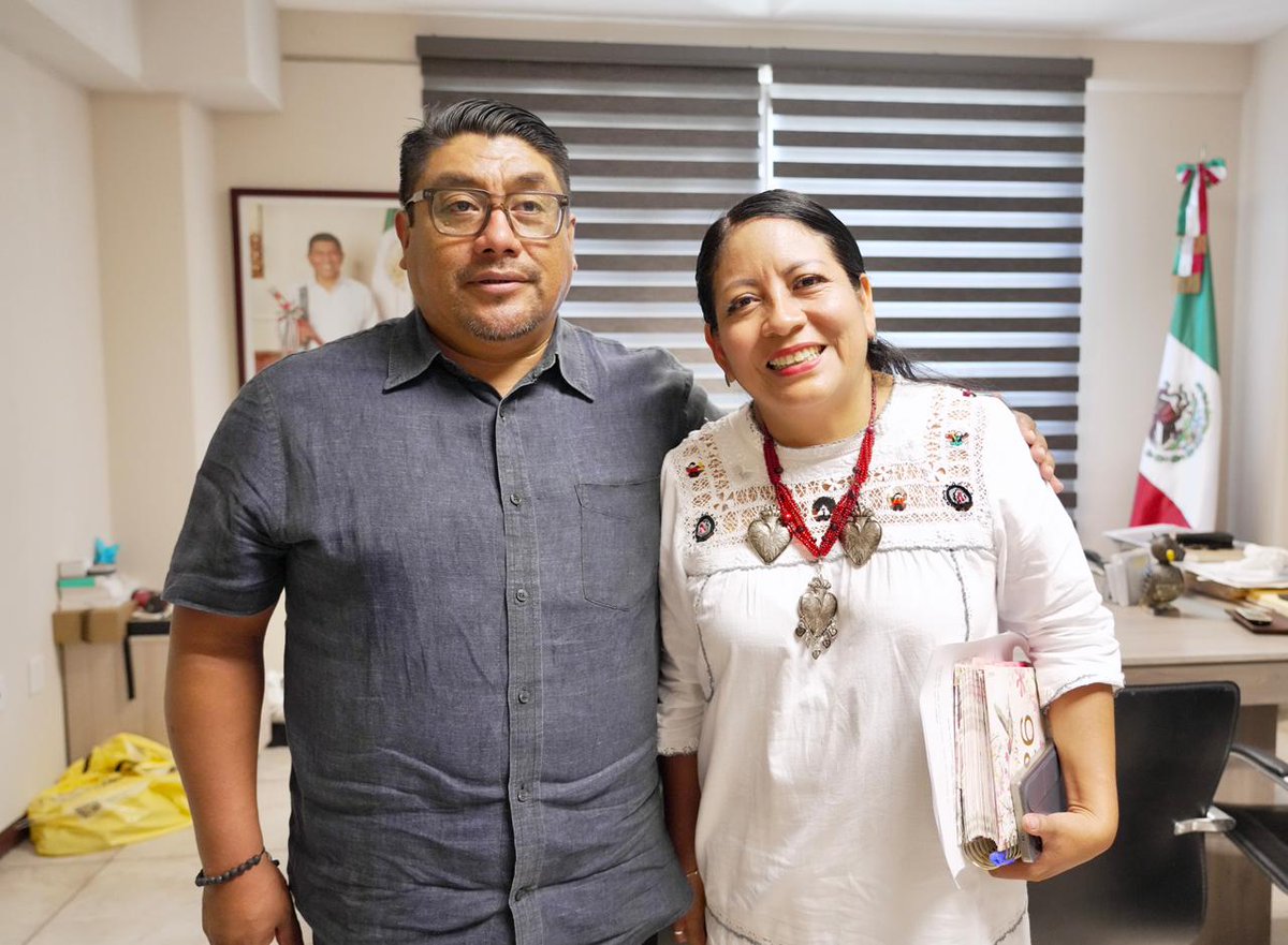 🫱🏼‍🫲🏽 Como parte de mi agenda de trabajo, hoy sostuve una reunión con las y los Delegados de Paz Social, con el objetivo de fortalecer las mesas de diálogo y dar seguimiento a las estrategias para la resolución pacífica de conflictos.

✍🏼 Seguimos trabajando en la atención directa a