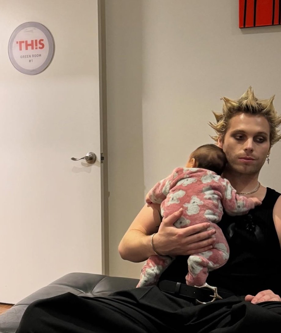 bea ★卌 tweet media