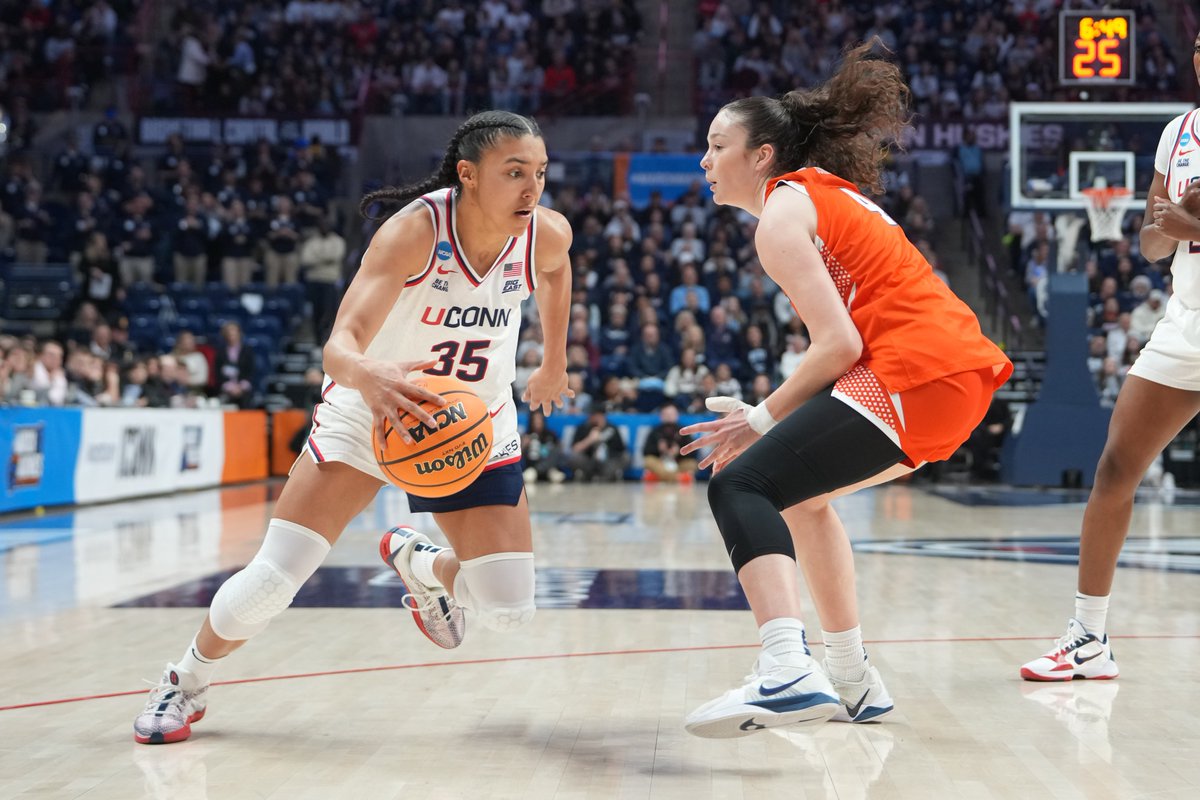 John R. Wooden Award tweet media