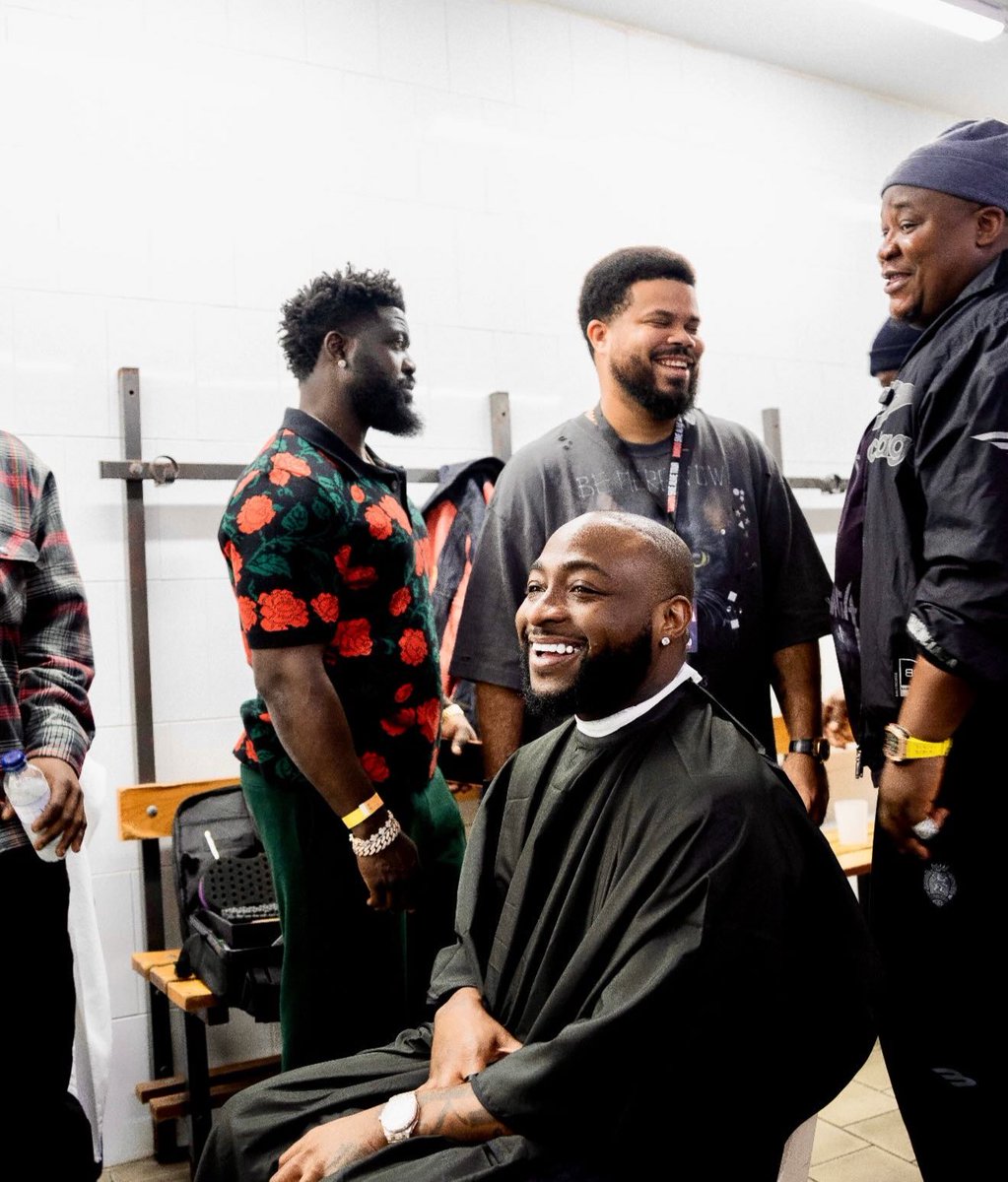 𝔸b𝕒𝕫𝕫 tweet media