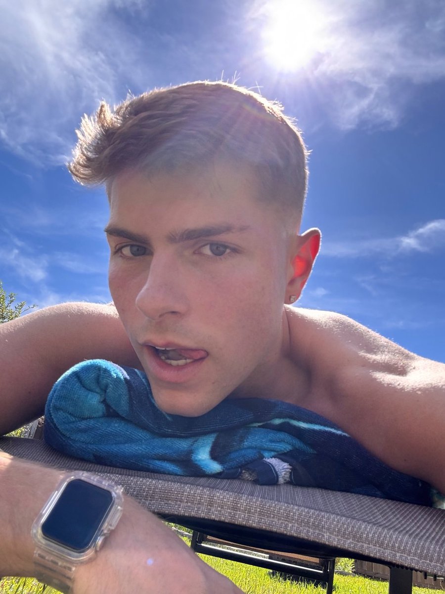 6’2” gas station boner pill 💊 tweet media