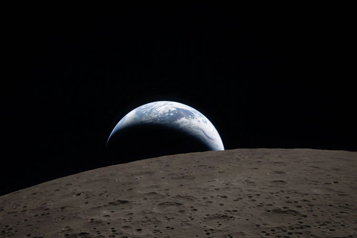 Peakthinking's tweet photo. Stunning images from @NASA

https://t.co/Tiyv7d5EqG

#Artemis #Moon https://t.co/OUtXJYyg2N