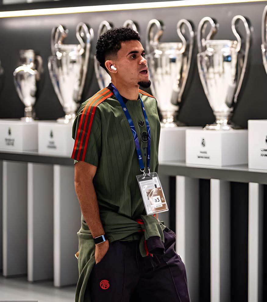 ItzCarlos tweet media