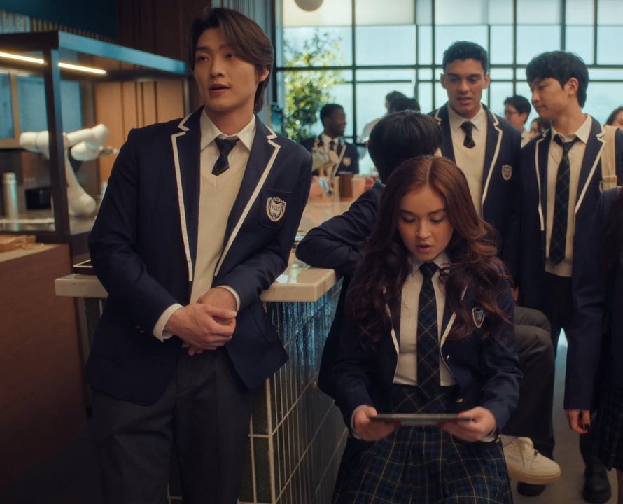 vale 🪁 mooncovey era tweet media