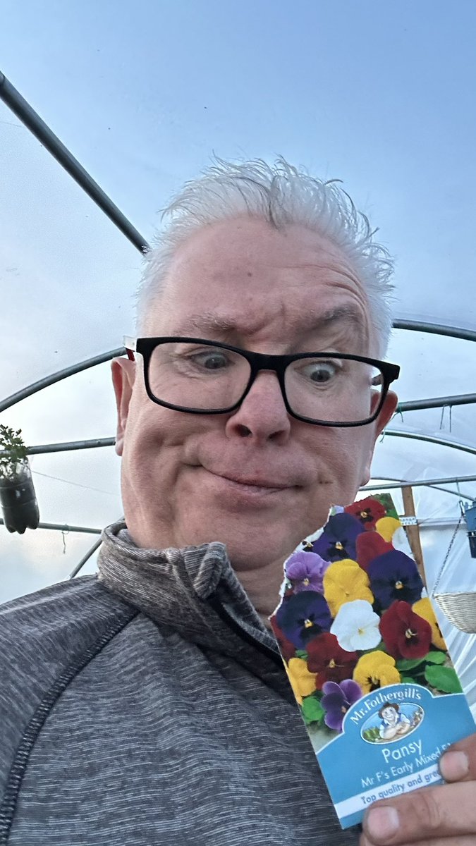 pvt_ak's tweet image. It’s that time of year when I feel the urge to something everyday !

#GardeningX 
#Allotment