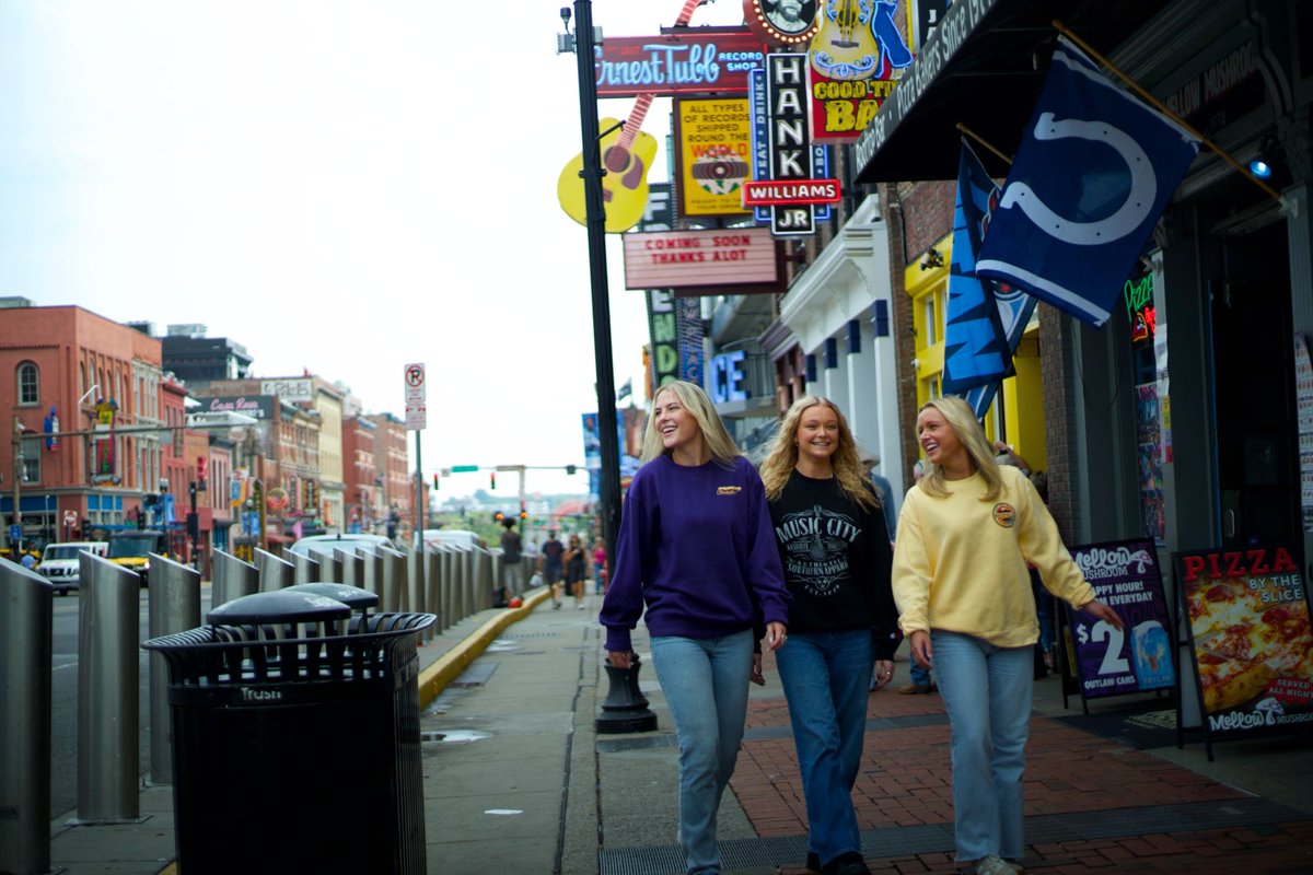 Nashville Locker Room tweet media