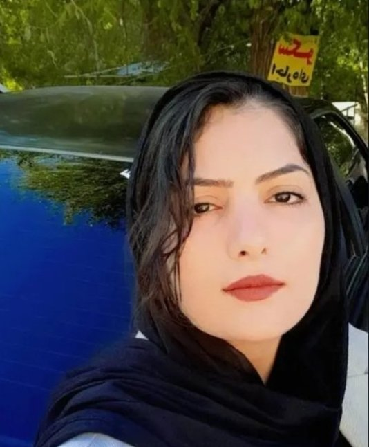 Safiaa_Nazari's tweet photo. بچه های عزیز تر از جانم نشر حداکثری
صدای #انیسه_نجاتی باشیم
اهل داراب ۲۰ دی ماه بازداشت شده و خانواده اش تا کنون خبری از او نداشته اند تا اینکه حکم #اعدام او‌ بهشان ابلاغ شده.
مادر یه بچه ۵ ساله هست😭 https://t.co/5yzj2oNmUc