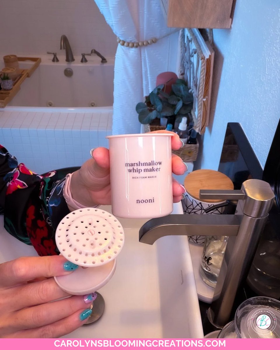 carolynjbraden's tweet image. I didn’t think a $7 tool would change my skincare routine…but here we are 🤯

More details + full review on my website!🔗 carolynsbloomingcreations.com/blog/marshmall… #skincare #LifeHacks