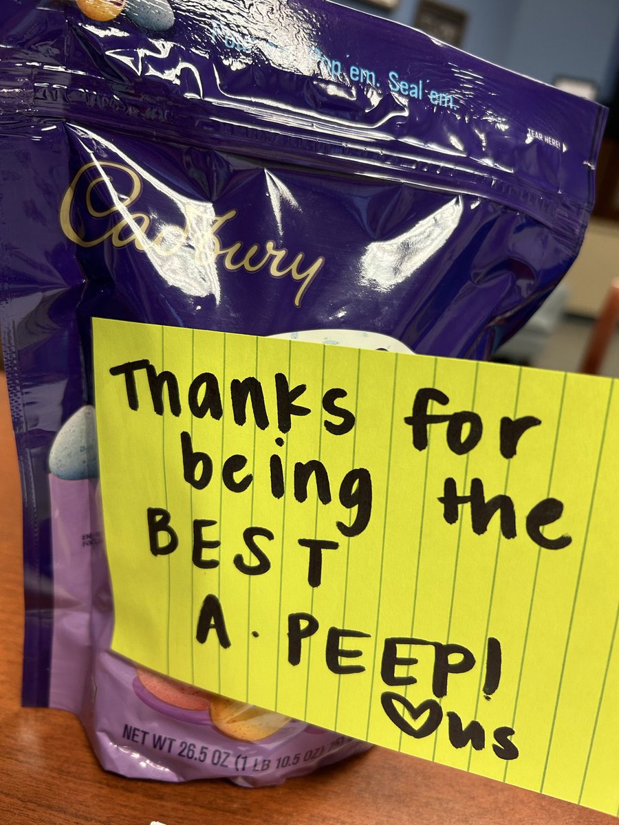 mscordeirogte's tweet photo. Such a cute AP appreciation poster today!  Feeling the love! 💗🥰😊😍 @BCEBobcat @Griffin_BCE @collierschools https://t.co/MMp41KUCcx