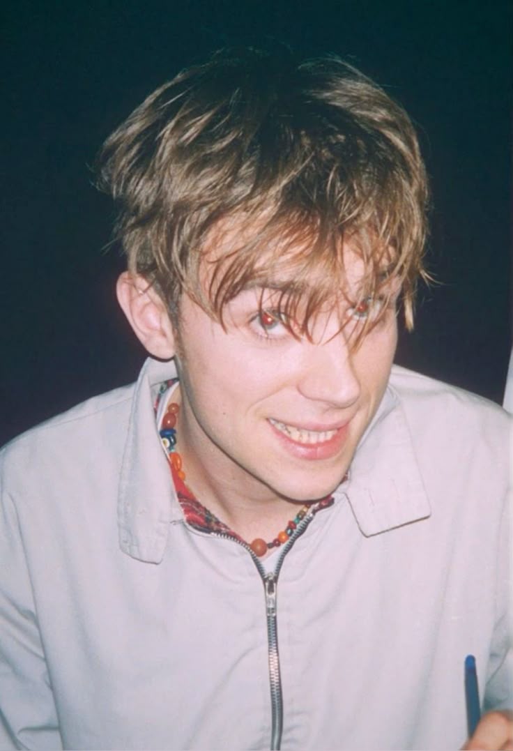 archive damon albarn tweet media