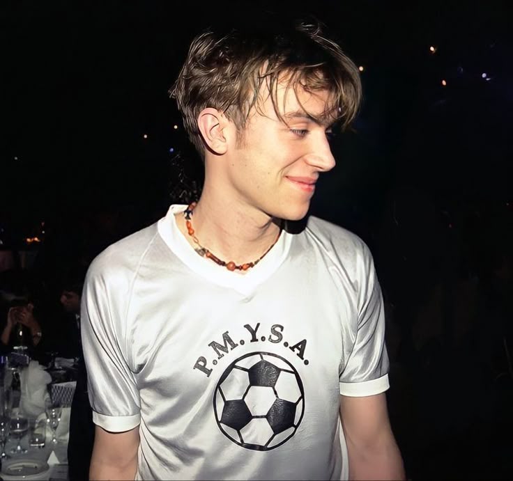 archive damon albarn tweet media