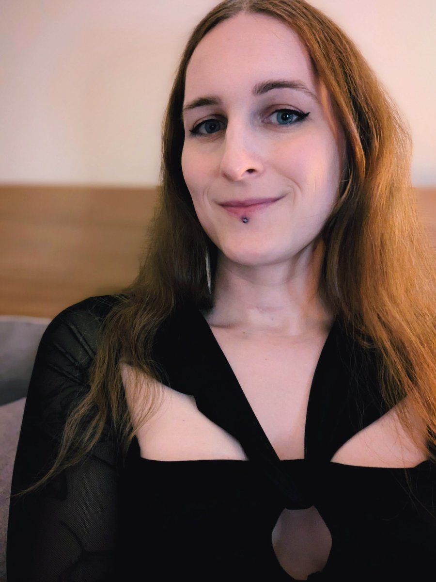 keuraline_'s tweet photo. I'M TRANS AND I'M FUCKING BEAUTIFUL https://t.co/KB4xOIIgnw