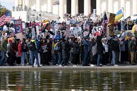 Expertos advierten que hablar de destruir infraestructura y pueblos enteros constituye crímenes de guerra. Cuando se naturaliza ese discurso, se abre la puerta a lo peor: No al genocidio de Trump! #StopTrumpGenocide