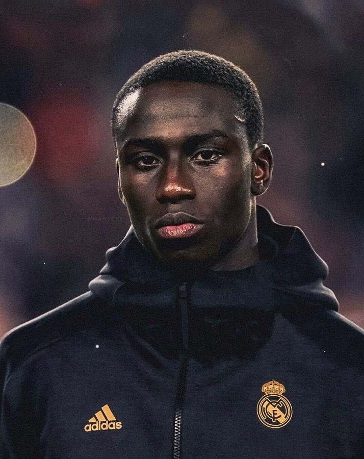 (fan) Danik tweet media