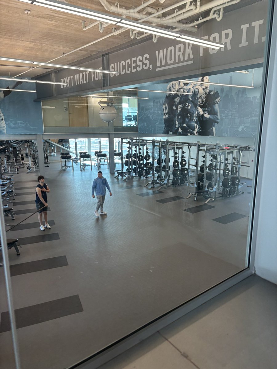 MatixFS16's tweet photo. Had a great time on my visit to Columbia today. Really enjoyed talking with @Coach_Poppe and @CoachAJG . Thanks for the invite, looking forward to staying in touch! @CULionsFB @CUFBrecruiting @CoachMarkham_ @SSmith_II https://t.co/jbnWAYlAcL