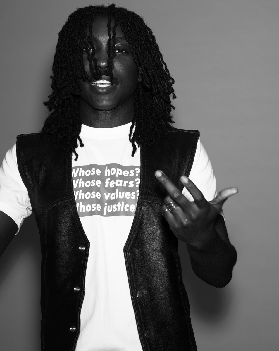 odunsitheengine's tweet image. O for Barbara Kruger