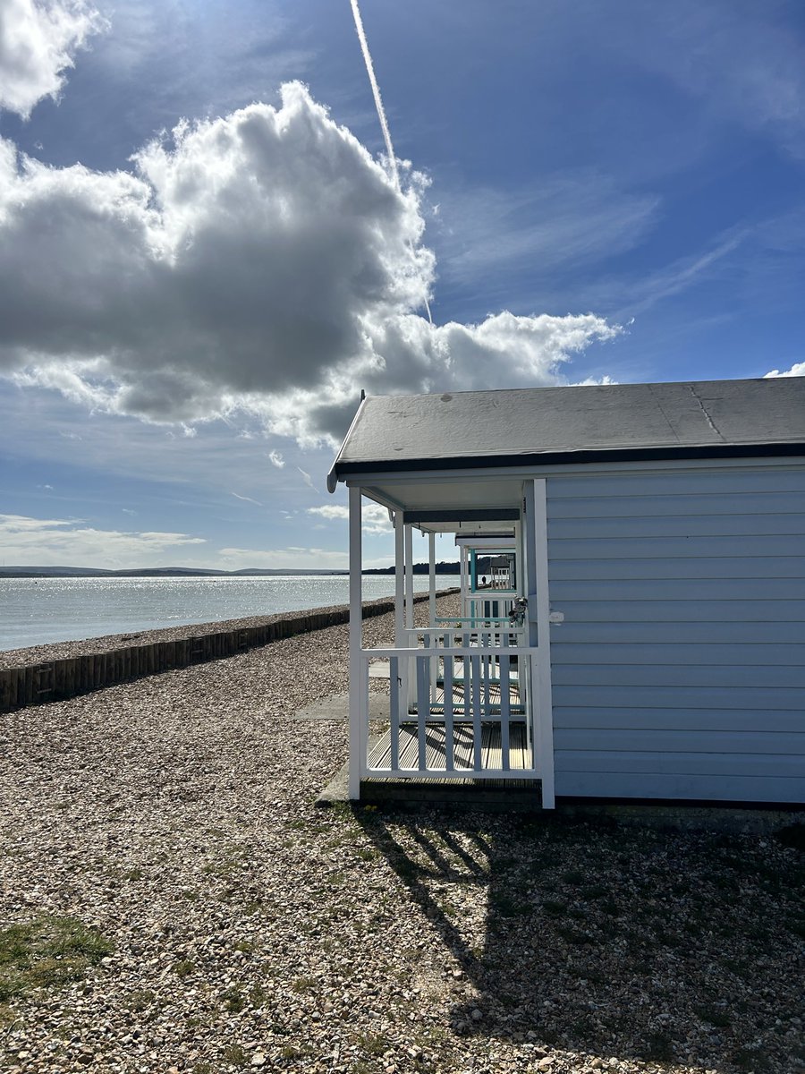 WSouthern_'s tweet photo. Calshot Beach 🇬🇧 https://t.co/u9SR65hwN2