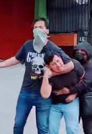 __VaderGT's tweet photo. Nuestra división de contrainteligencia ha identificado plenamente al agresor implicado en los hechos ocurridos en la USAC,
—registrado en la base de datos como Rolando Estuardo Tecu López, de 28 años de edad.  

Su perfil ya se encuentra bajo análisis y seguimiento del @MPguatemala.