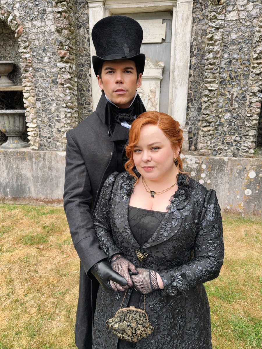 filled_popcorn's tweet photo. john stirling: make sure to dress to kill at my funeral.

penelope and colin: bet. https://t.co/sdB4FhY4GV
