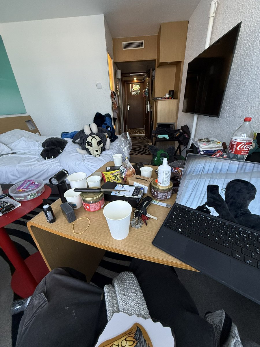 ᏕᎾᏒᎥ tweet media