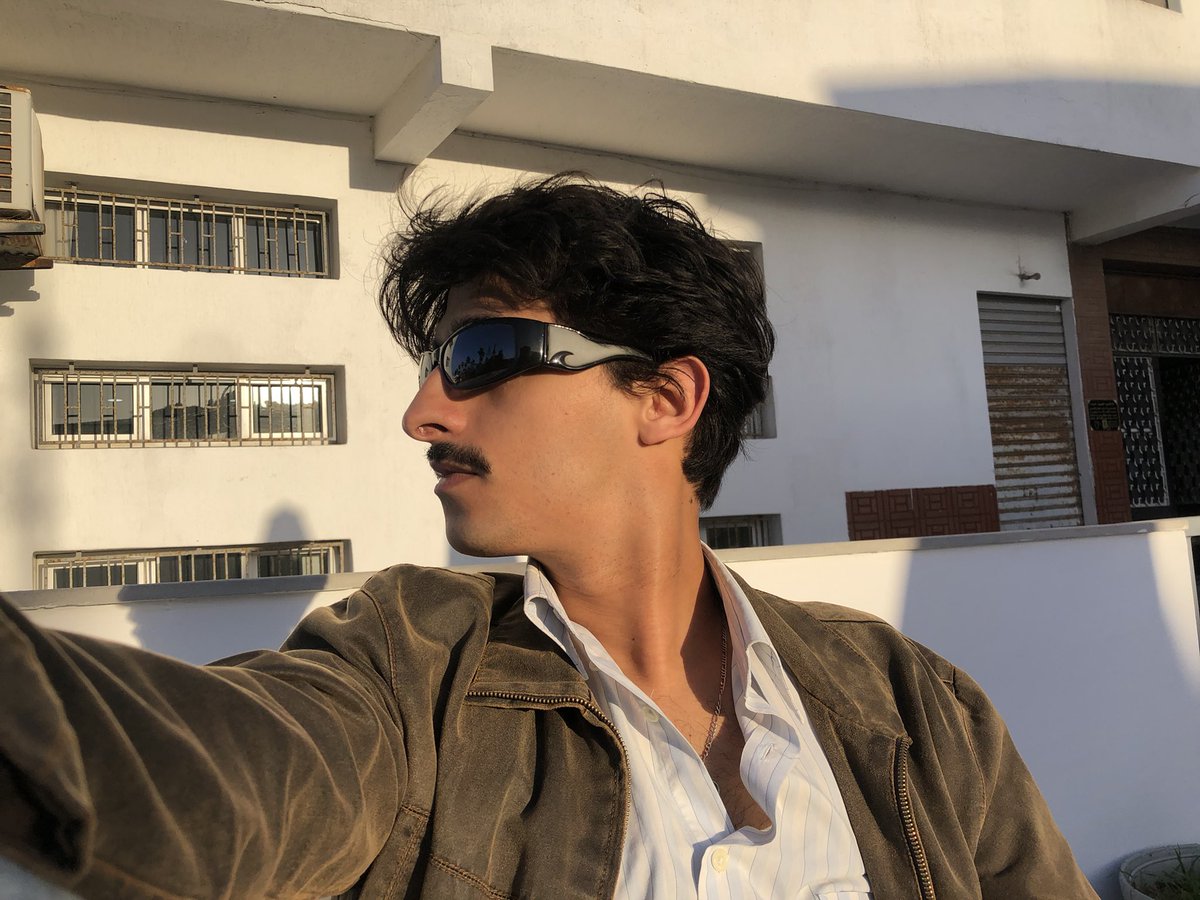 kamalpdf's tweet photo. face reveal https://t.co/74AobPnqLA