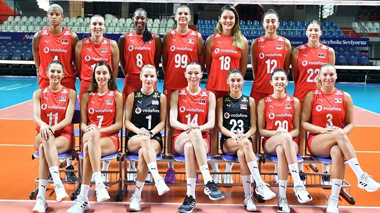 cubuklufile1907's tweet photo. 🚨Geçen sene yaşanan forma problemleri ve gelen tepkiler üzerine Milli Takım forma sponsorunu degiştiriyor. Adidas, Filenin Sultanları’nın forma sponsoru oluyor. https://t.co/gK7t4AN24f
