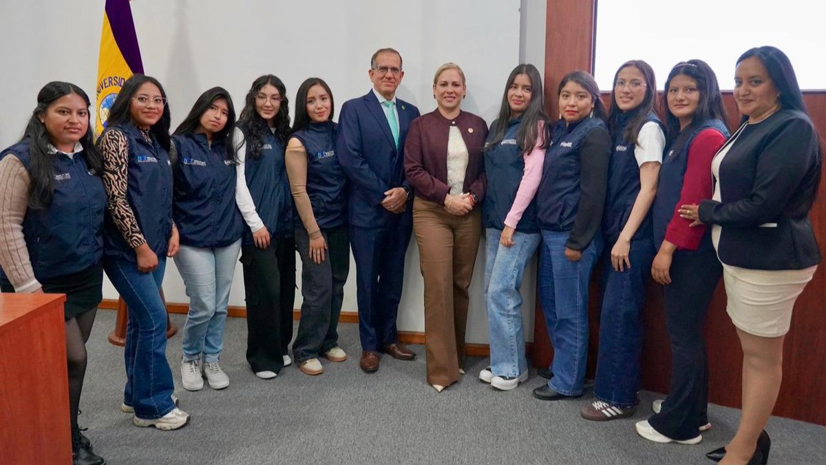 SRIoficialEc's tweet photo. Nuestra directora, @AlexaNavarreteR, asistió a la #RendiciónDeCuentasSRI de la Zonal 6 en Cuenca, un espacio clave para transparentar la gestión y fortalecer la confianza ciudadana.

Desde el SRI reafirmamos el compromiso de una administración tributaria cercana a la gente.

🇪🇨 https://t.co/f5H3xLrpyi