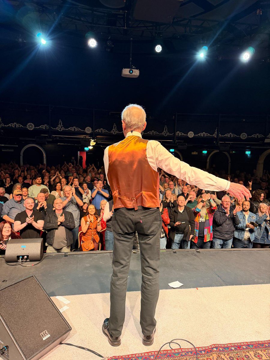frossiofficial's tweet image. Thank you, Dublin, for the warm welcome on our opening night. 

The next stop is The Theatre Royal, Waterford, IRE. Tickets for all European and UK shows: francisrossi.com/tour

#FrancisRossi #Tour #StatusQuo #Dublin #Waterford
