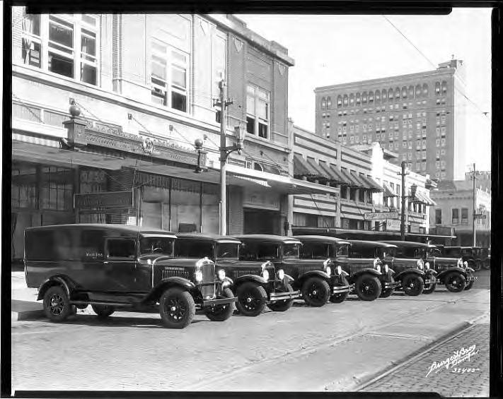 BeachFrmFL's tweet image. Maas Brothers delivery trucks - Tampa Street, Tampa, #Florida - 1930