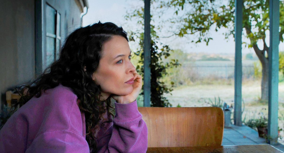 FrankMalfitano's tweet photo. ALTERNATE FILM OF THE DAY: Latest from overrated #German filmmaker #ChristianPetzold is competently made and well acted story of woman #PaulaBeer taken in by family after accident, but is mostly slow &amp; dull threatening to be intriguing but never quite getting there #BarbaraAuer https://t.co/mO7Kl1SyL2