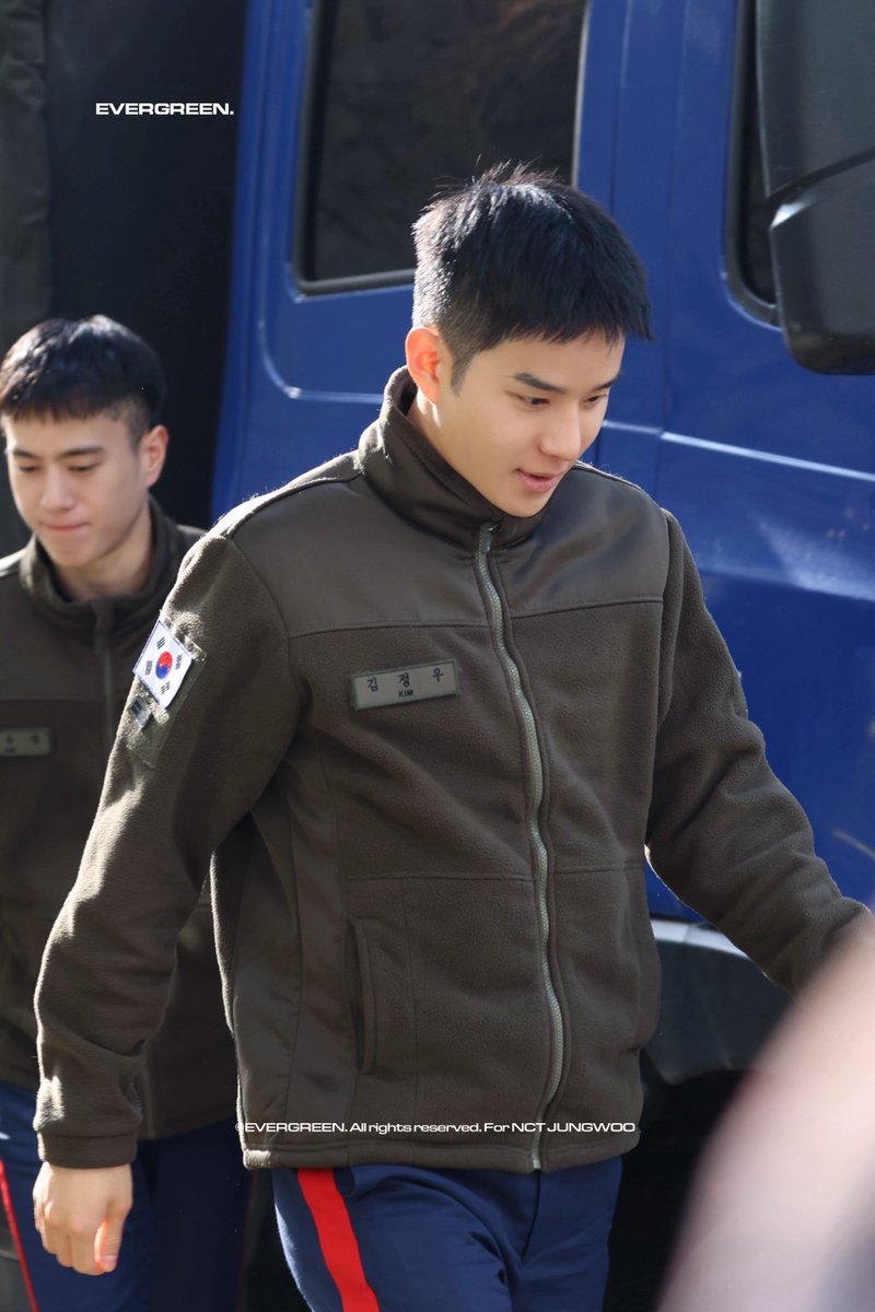 EVERGREEN tweet media